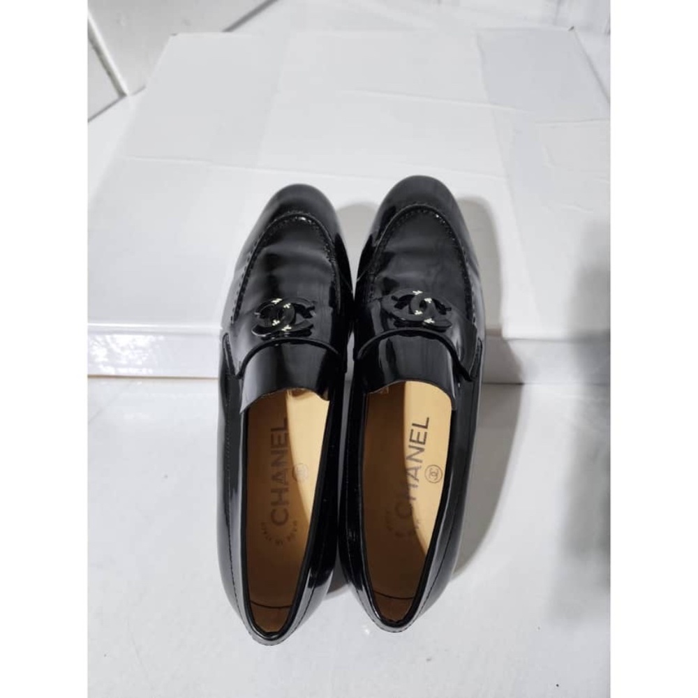 Authentic Chanel Patent Moccasin Leather Black Size 35C - Picture 3 of 12
